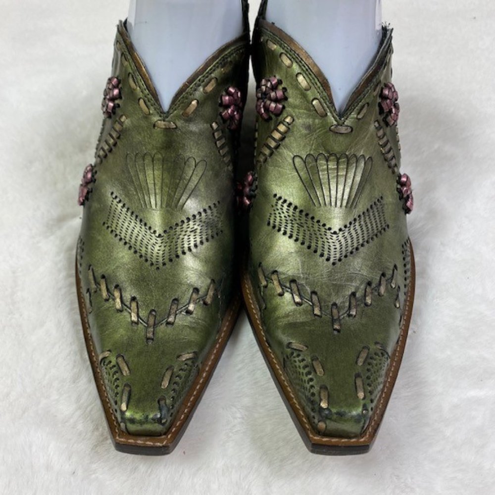 VINTAGE 90's BCBGirls Metallic Green Inlay Western Pointed Mule Booties sz 8